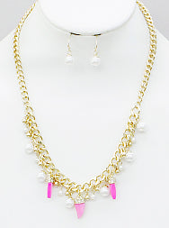 Antler Tusk Horn Pearl Clustered Necklace Set
